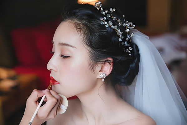 天津新娘跟妆|天津1309婚纱彩妆会馆